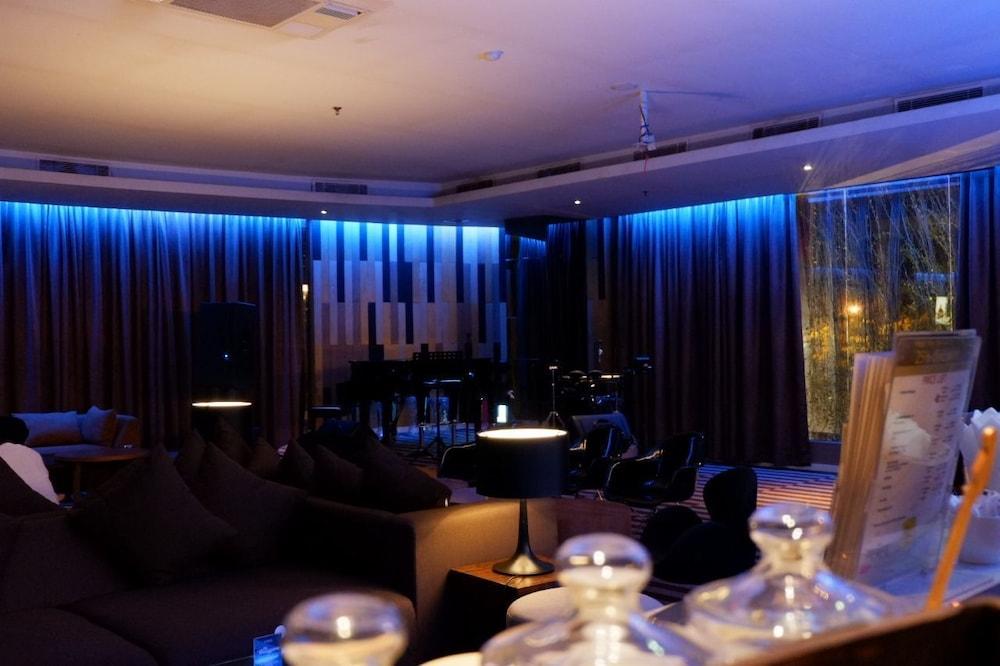 The Premiere Hotel Pekanbaru Zewnętrze zdjęcie