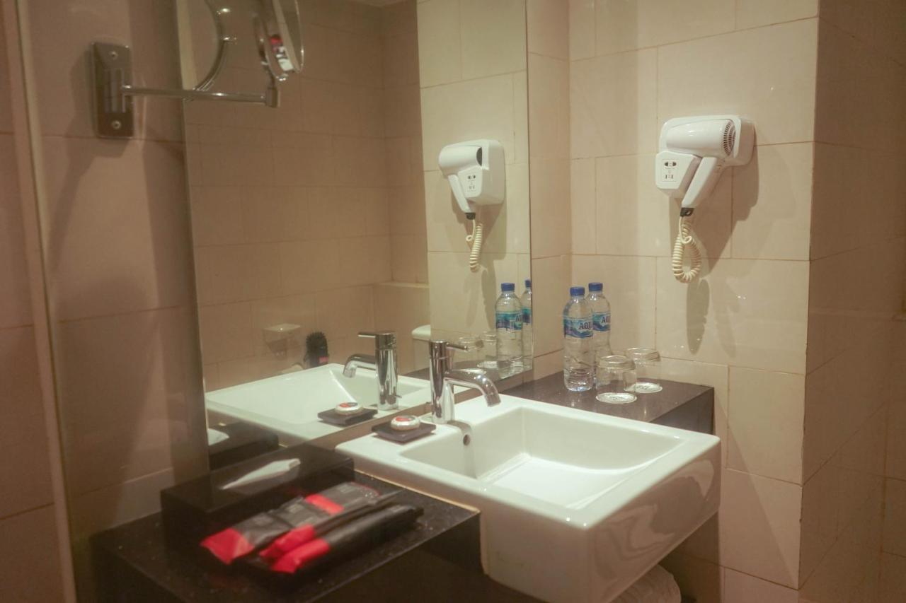 The Premiere Hotel Pekanbaru Zewnętrze zdjęcie