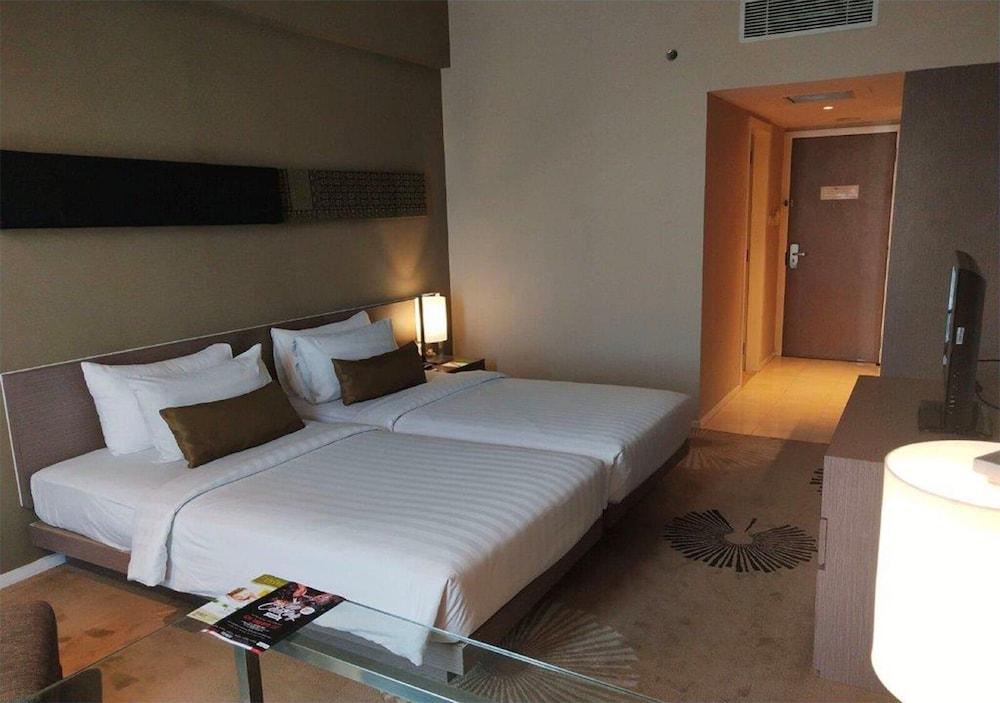 The Premiere Hotel Pekanbaru Zewnętrze zdjęcie