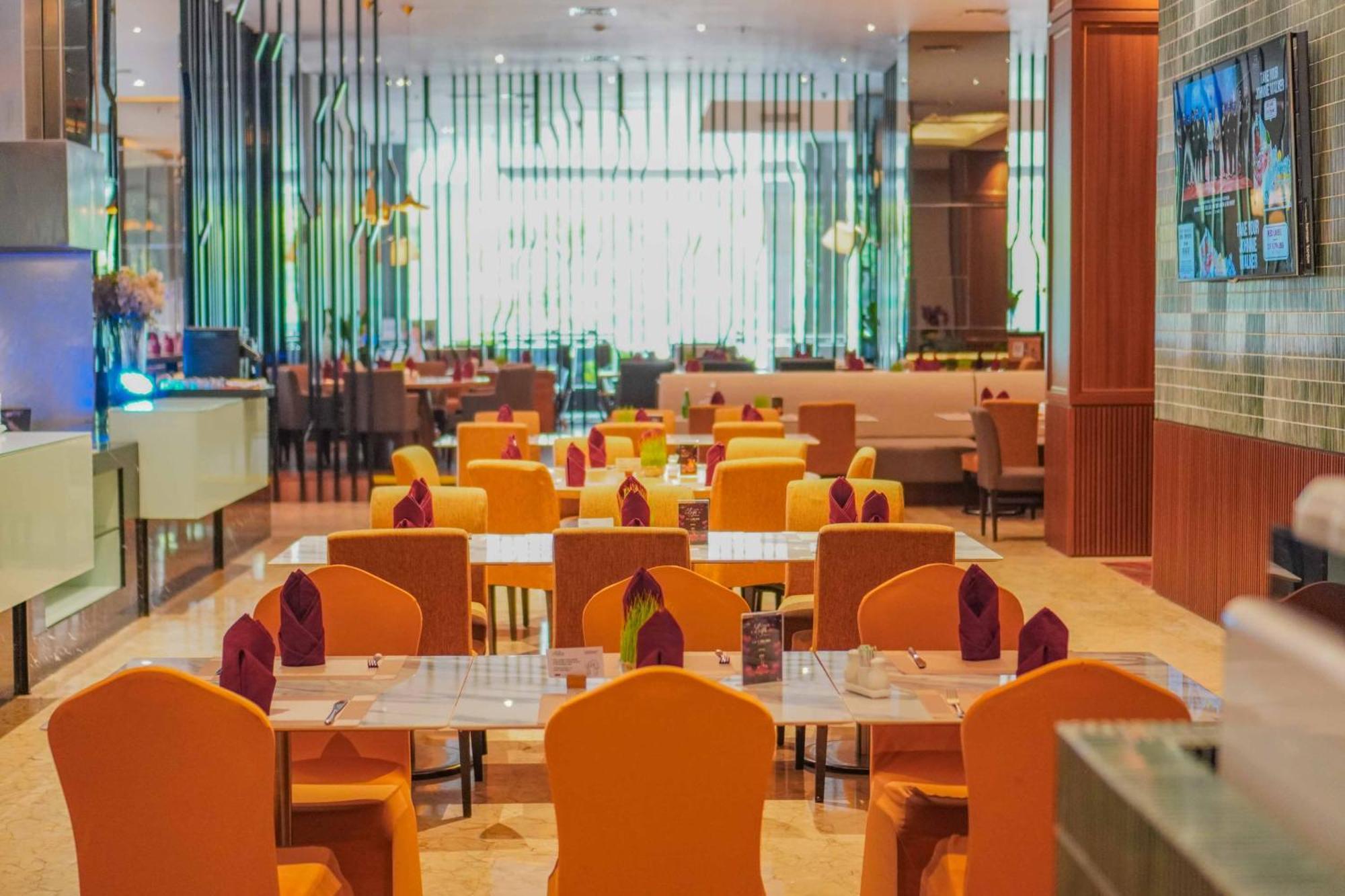 The Premiere Hotel Pekanbaru Zewnętrze zdjęcie