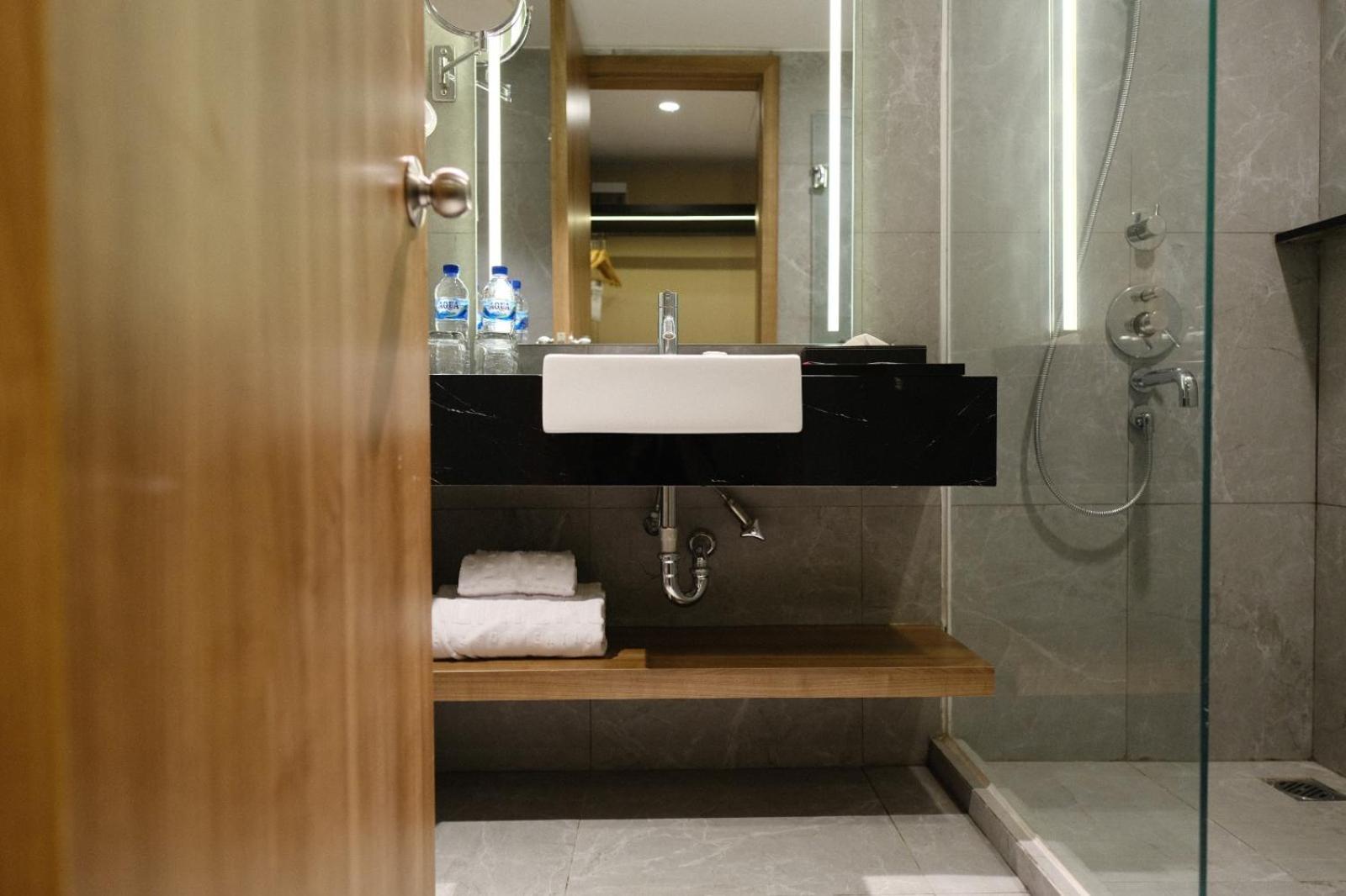 The Premiere Hotel Pekanbaru Zewnętrze zdjęcie