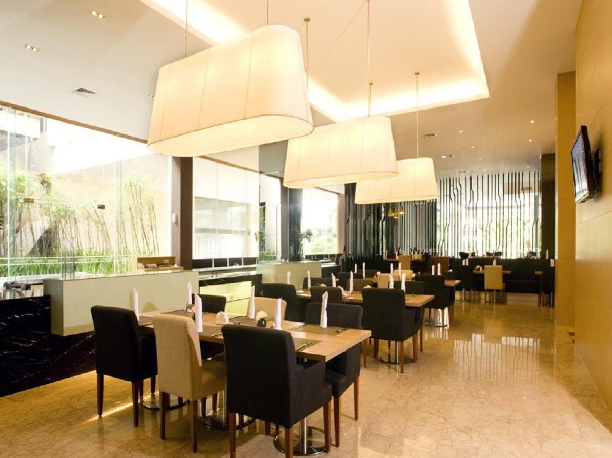 The Premiere Hotel Pekanbaru Zewnętrze zdjęcie
