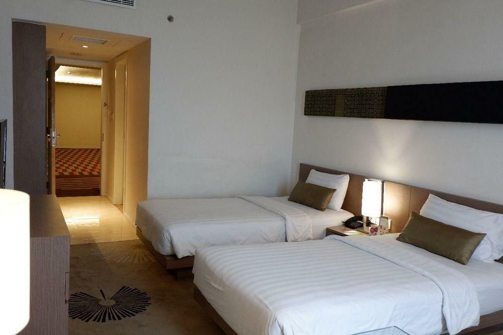 The Premiere Hotel Pekanbaru Zewnętrze zdjęcie